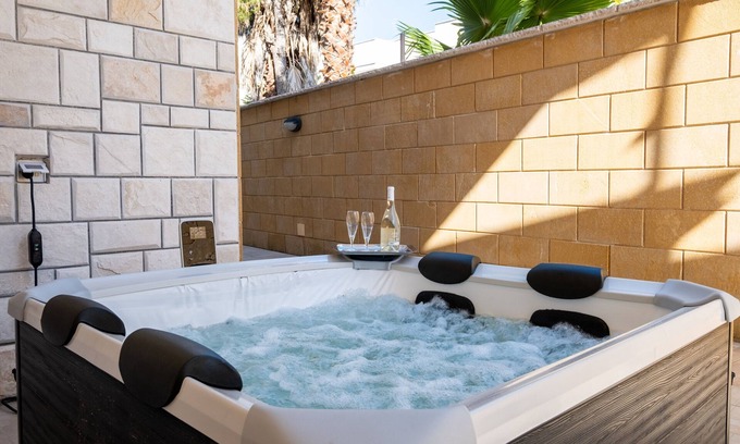 Baia Verde Villa | Villa 'I Love Baia Verde Spa' with Private Pool, Private Terrace and Air Conditioning