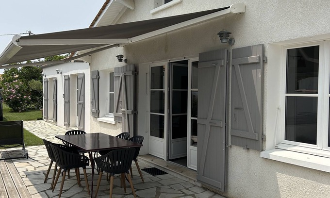 Saint-Pierre-d'Oleron Villa | Villa Ile D'Oléron Rentals in the village of BIROIRE