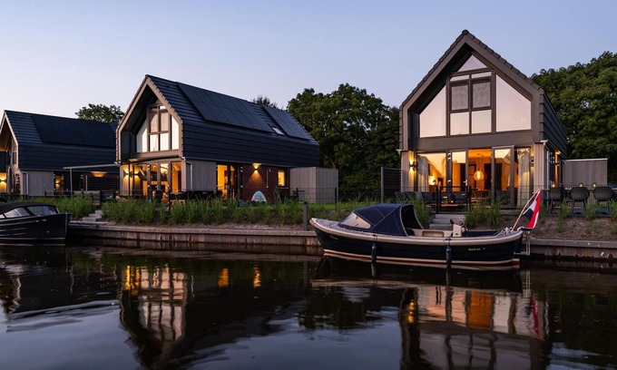 Balk House | Villa in Balk with Private Jetty on Slotermeer