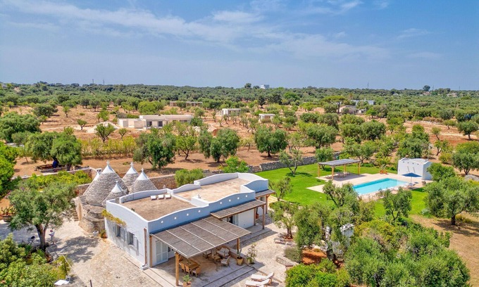 Carovigno Villa | Villa in Carovigno with 3 bedrooms sleeps 6
