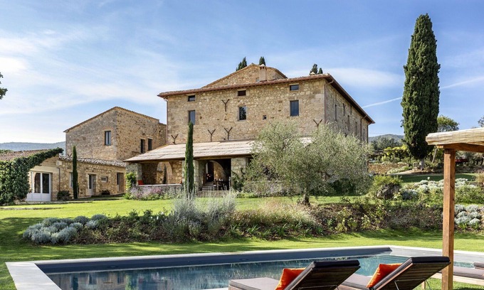 Sarteano Villa | Villa in Chianciano Terme with 7 bedrooms sleeps 15
