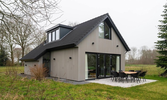 Sondel House | Villa in Friesland near Slotermeer Lake