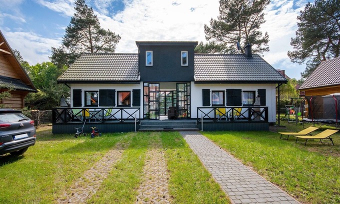 Jaroslawiec House | Villa in Jarosławiec near the Beach