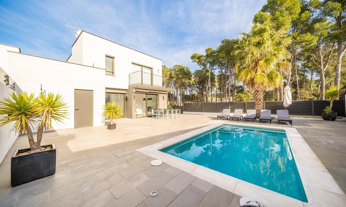 L'Escala Villa | Villa in L’Escala near Montgrí Natural Park