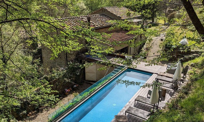 Loro Ciuffenna Villa | Villa in Loro Ciuffenna with 6 bedrooms sleeps 12