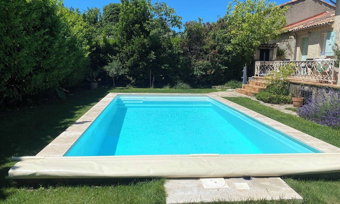 Rognonas Villa | Villa in Provence with Swimming Pool and petanque ground
