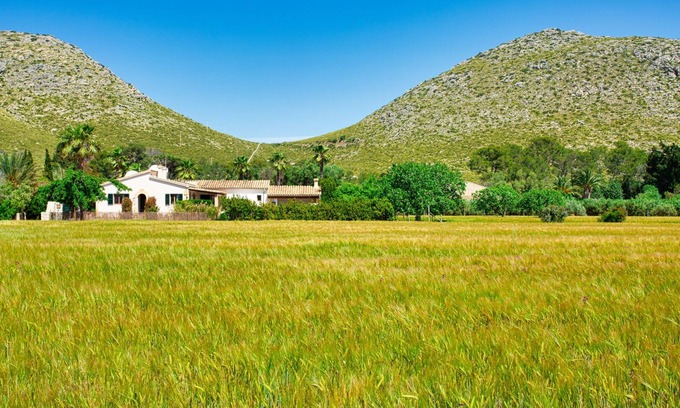Les Palmeres Villa | Villa In Siller - Peaceful Location & Privacy - Walking distance to town center