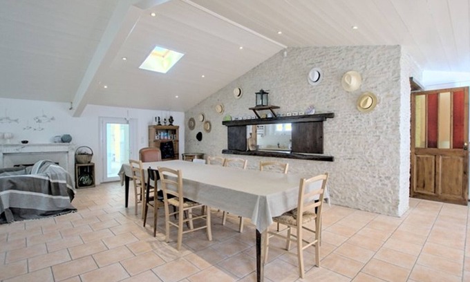 Saint-Martin-de-Re Villa | Villa in St-Martin-de-Ré with heated pool for 6 ppl, 3 bedrooms