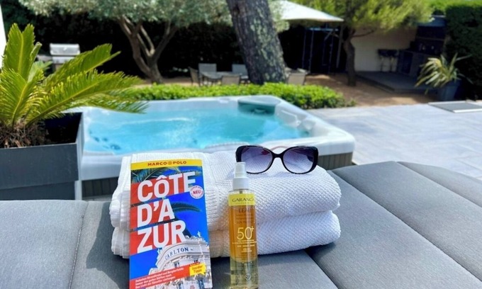 Saint-Raphael Villa | Villa in St-Raphaël with private spa, enclosed garden and terrace - 5 min from the beach