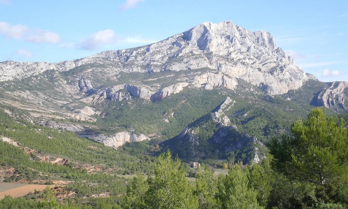 Fuveau Villa | Villa in the heart of the Aix countryside.