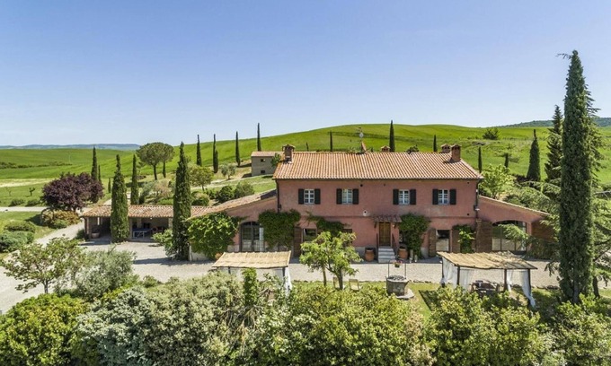 Gallina Villa | Villa in Val D'Orcia with Pool and Views