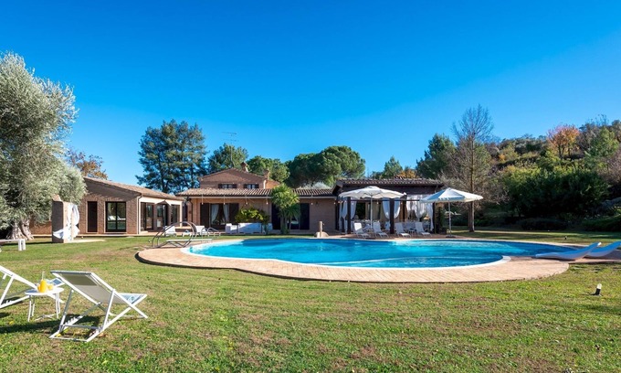 Civitanova Alta Villa | Villa Isotta 8+4, Emma Villas