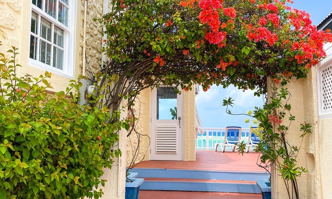 Saint Lawrence Villa | 'Villa Jarrow',Beach Front, Beautiful Victorian Restored Property