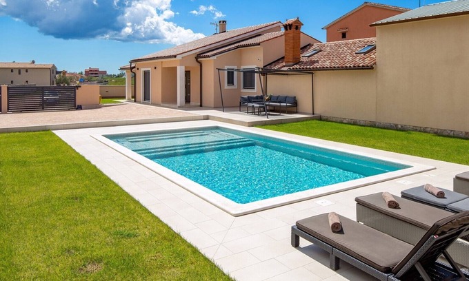 Bibici Villa | Villa Jessica with pool and hydromassage, garden, BBQ