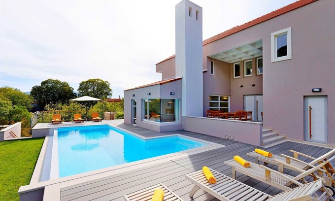 Tucepi Villa | Villa Jure in Dalmatian Hinterland, heated pool, sauna, near Biokovo