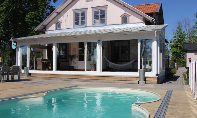 Orsundsbro Villa | Villa Kulla - countryside romance!