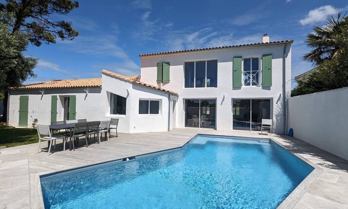 La Flotte Villa | Villa L'Olivier : Accommodation with swimming pool for up to 10 people