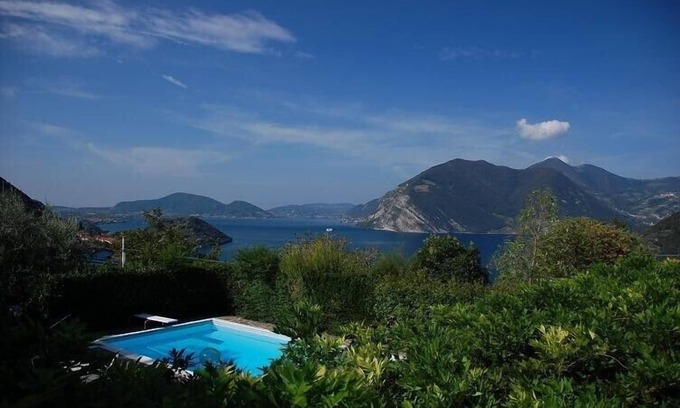 Sulzano Villa | Villa La Briciola - Italy Lake District. Private pool, BBQ & large outdoor space