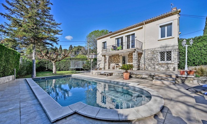 Avignon House | Villa La ROSERAIE - SWIMMING POOL - WIFI