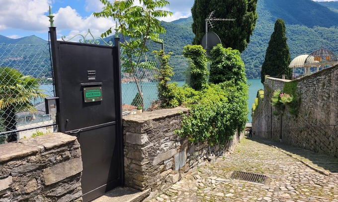 Moltrasio Villa | Villa "La Gabbianella" Overview in Moltrasio, Como