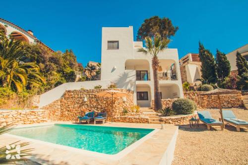Fustera Villa | Villa La Quinta Blanca by Abahana Villas