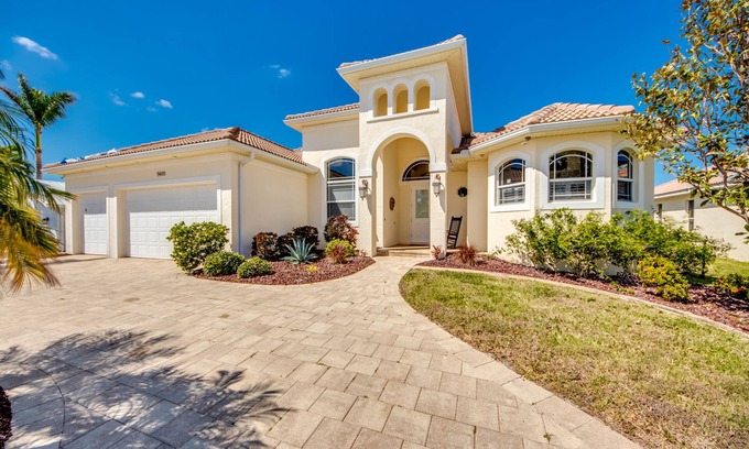 Eight Lakes Villa | Villa Lake View, A Stunning House With A Spectacular View
