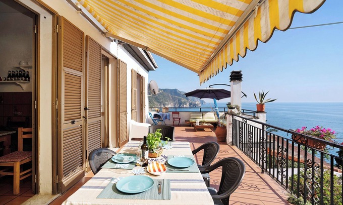 Corniglia Villa | Villa "Lardarina" close to the Beach with Sea View, Terrace & Wi-Fi