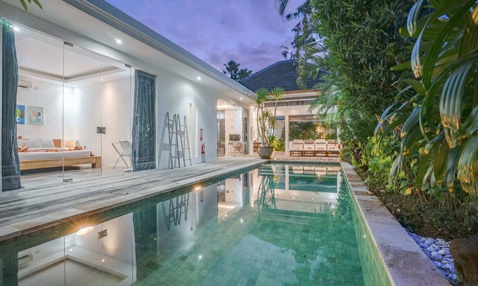 Sunset Road Villa | Villa Laurent