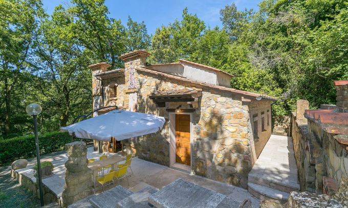 Monteverdi Marittimo Villa | Villa 'Le Querciolaie - Adamo Ed Eva' with Mountain View and Shared Pool