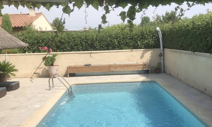 Eygalieres House | Villa located 300 metres from 1 bakery, snack bar, grocery store and café