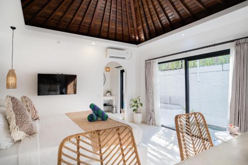 Padonan Villa | Villa Lotus - Close to Wanderlust CrossFit, Bali MMA and Soma Fight Club