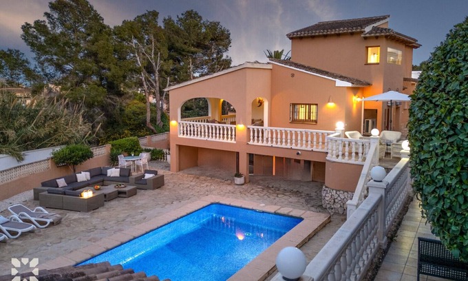 Moravit Villa | Villa LOVELY by Abahana Villas