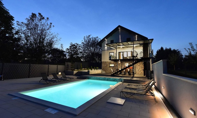 Ludbreg Villa | Villa Luana 4-bedroom house in lovely Vinogradi Ludbreški with pool
