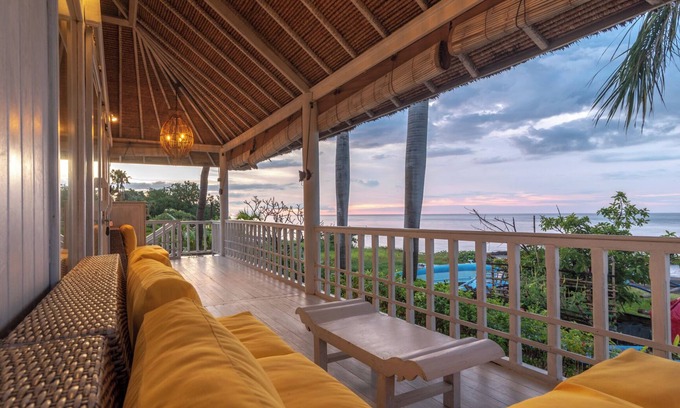 Dencarik Villa | Villa Lumbung - Private, Amazing & Authentic Beachfront Villa