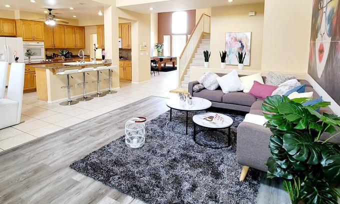 Silverado Ranch Villa | Villa Luxur- Modern Stylish house W/ Gym & Spa