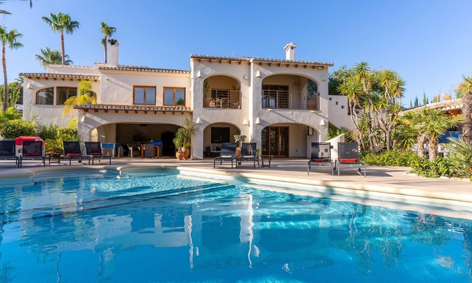 Pinar del Advocat Villa | Villa "Luxury Xenofilia Vll" with Sea View, Pool & Wi-Fi