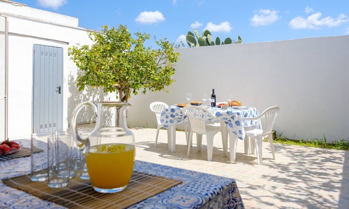 Torre Lapillo Villa | Villa 'Maestrale Torre Lapillo' with Private Terrace, Wi-Fi and Air Conditioning