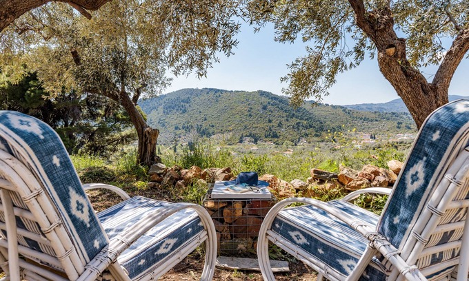 Stafylos Villa | Villa Maja, cozy country stone house with view- 1 km from the beach