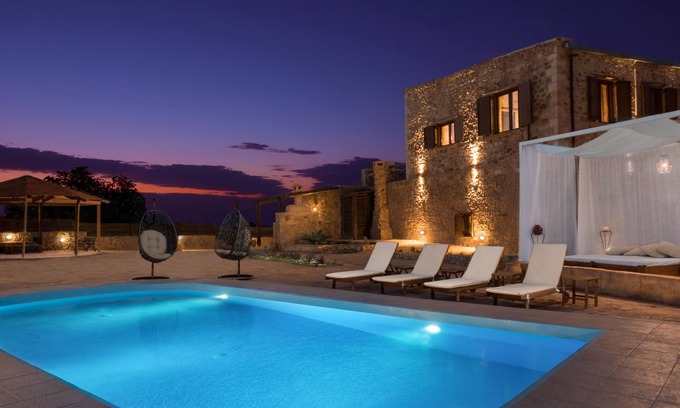 Malaxa House | Villa Malaxa and Suites