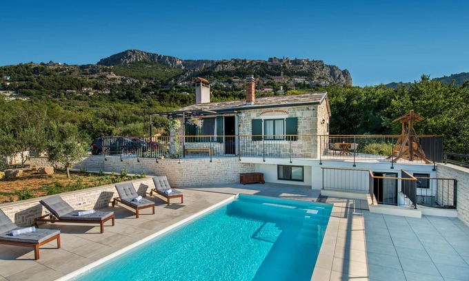 Klis Villa | Villa Manda Korina - Three-Bedroom Villa with Private Pool