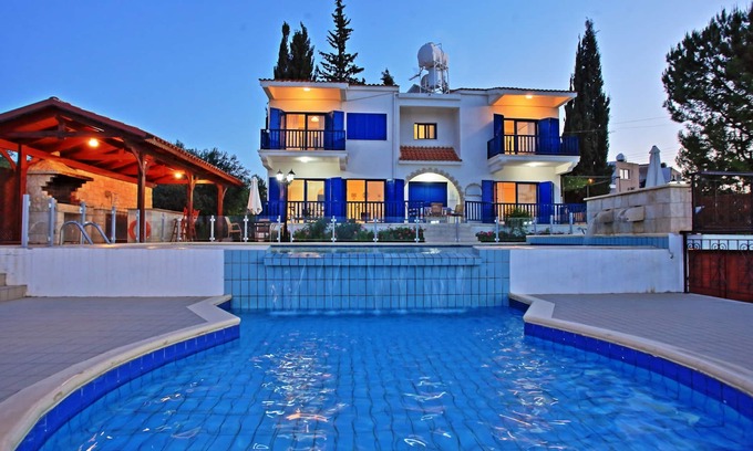 Prodromi Villa | Villa Mandola Rosa: Elegantly decorated, sea views, pool, A/C