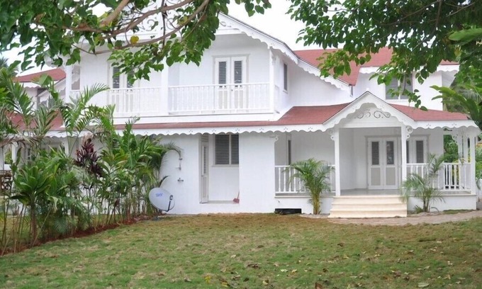 La Iglesia Villa | 'Villa Maracuja': Sharming colonial style villa with tropical garden