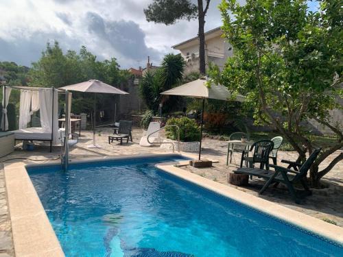 Olesa de Bonesvalls Ski Chalet | Villa Maria Mercedes