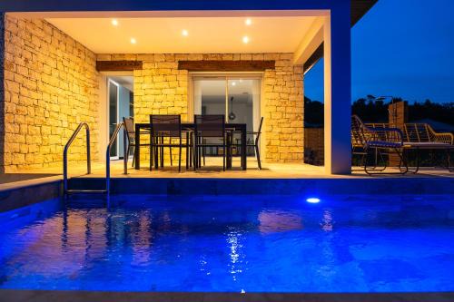Goudargues Villa | Villa Maria: Piscine privative chauffée* Sauna Borne recharge vhl