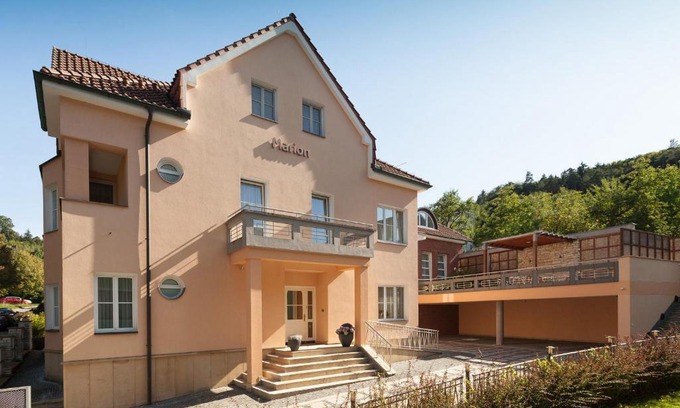 Luhacovice Apartment | Villa Marion