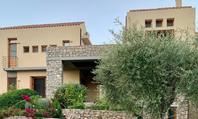 Charakas Villa | Villa Marre