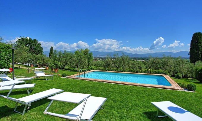 Quarrata Villa | Villa Marusca – Villa with a private pool and panoramic views in Tuscany