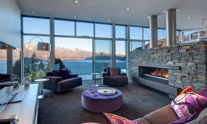 Fernhill Villa | Villa Matau | Gas Fire, Lake Views, A/C, BBQ