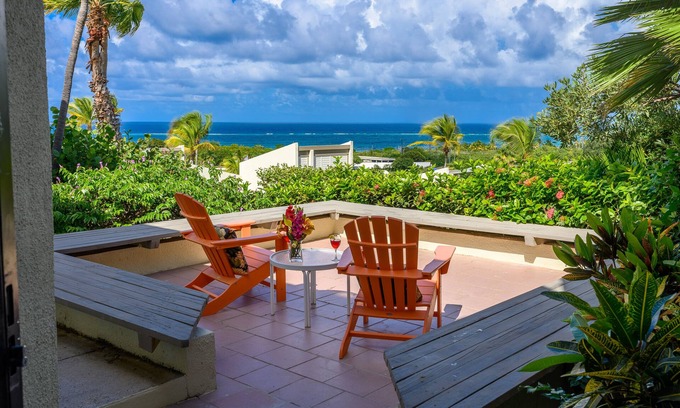 Teagues Bay Condo | Villa Maya @ The Reef Condominiums
