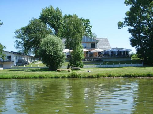 Bantikow Hotel | Villa-Meehr